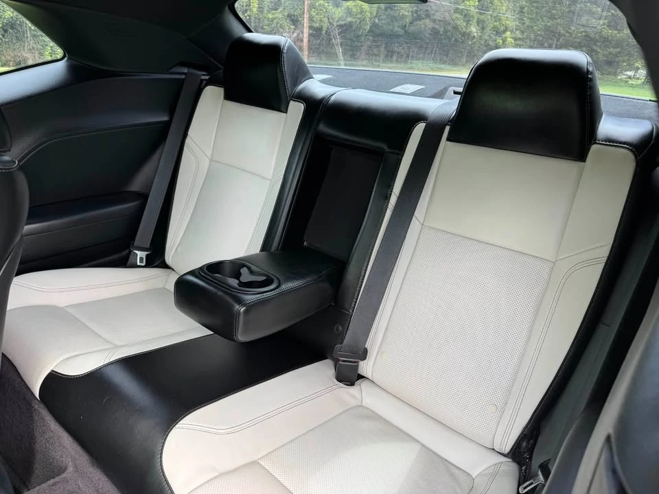 2017 Dodge Challenger 3rd Gen - Image 4 of 16