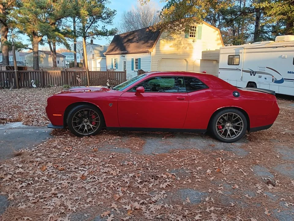 2017 Dodge Challenger - Image 6 of 9