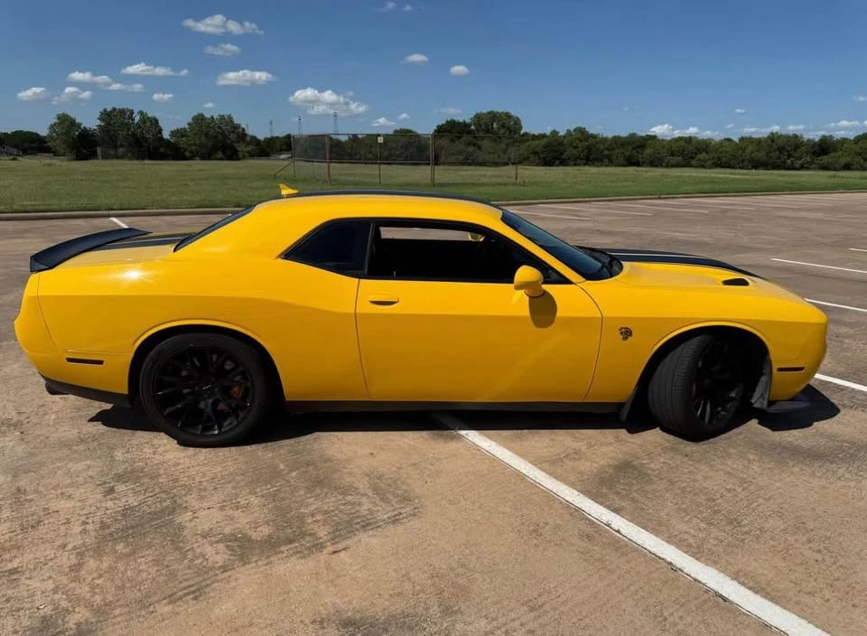 2017 Dodge Challenger SRT Hellcat 3rd Gen - Image 8 of 15