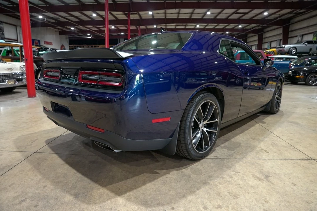 2017 Dodge Challenger 3rd Gen - Image 8 of 31