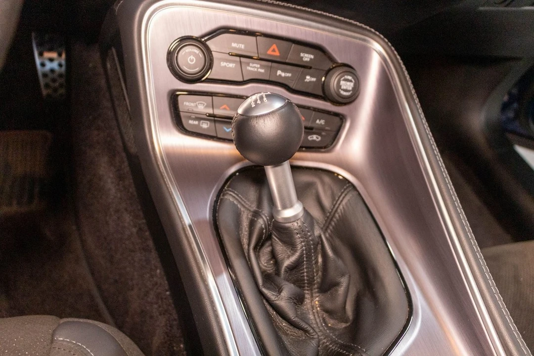 2017 Dodge Challenger 3rd Gen - Image 15 of 31
