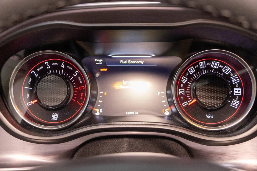 2017 Dodge Challenger 3rd Gen - Image 13 of 31