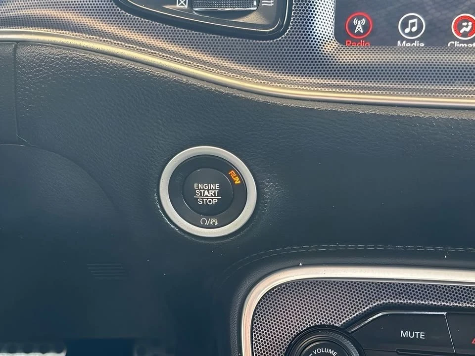 2017 Dodge Challenger 3rd Gen - Image 15 of 20