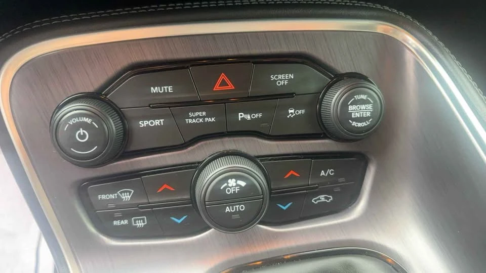 2017 Dodge Challenger 3rd Gen - Image 16 of 19