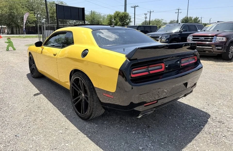 2017 Dodge Challenger 3rd Gen - Image 8 of 20
