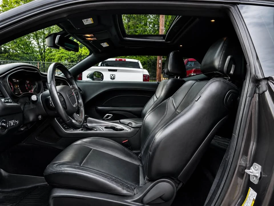 2017 Dodge Challenger 3rd Gen - Image 5 of 6