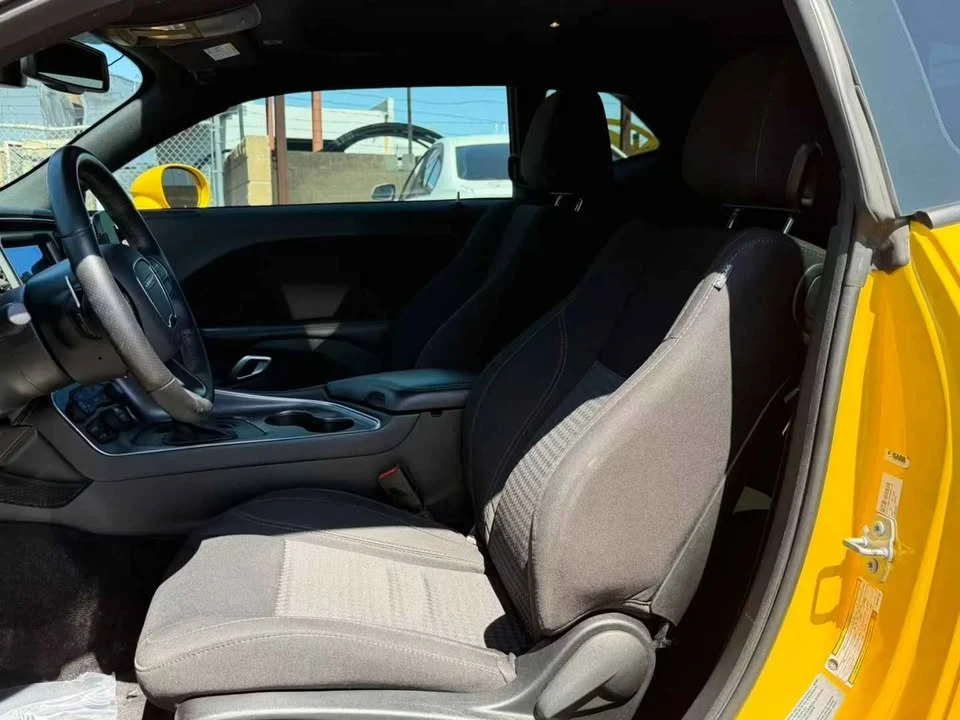 2017 Dodge Challenger 3rd Gen - Image 6 of 10