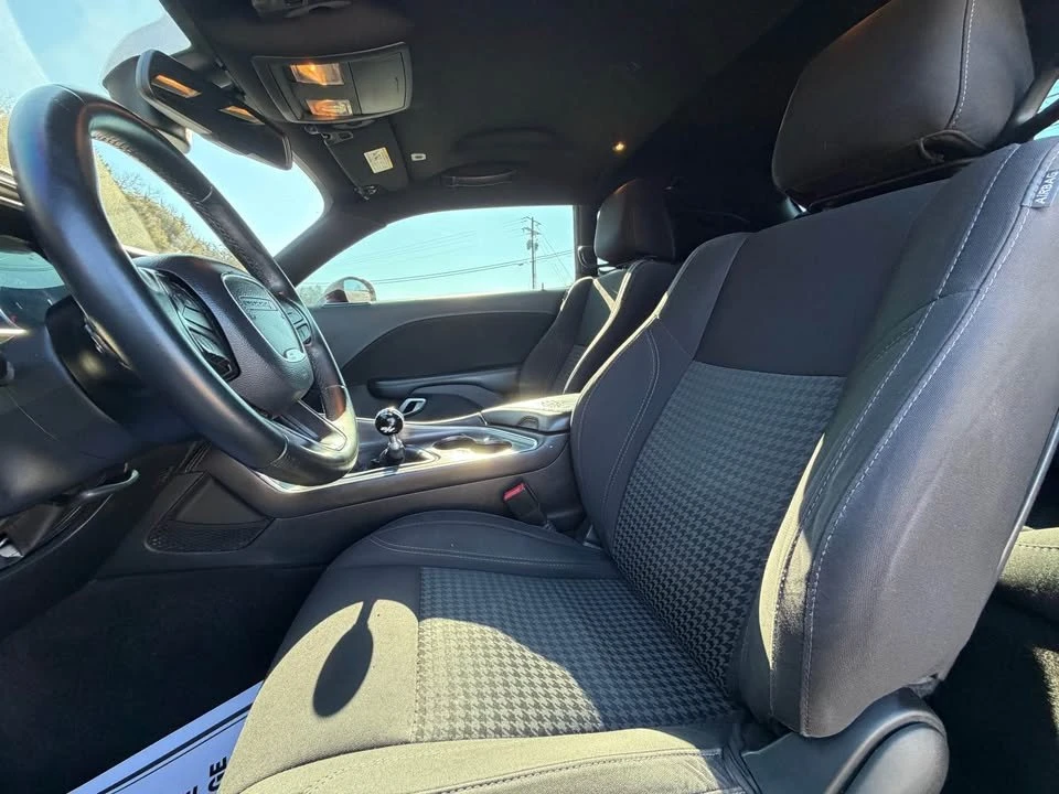 2017 Dodge Challenger 3rd Gen - Image 9 of 15
