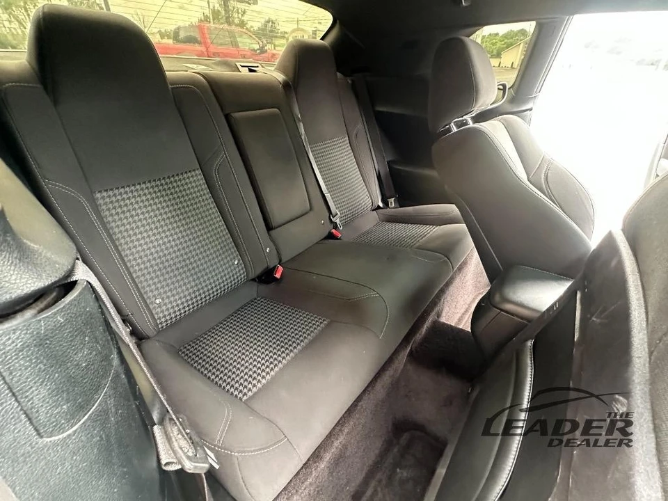 2017 Dodge Challenger 3rd Gen - Image 10 of 15