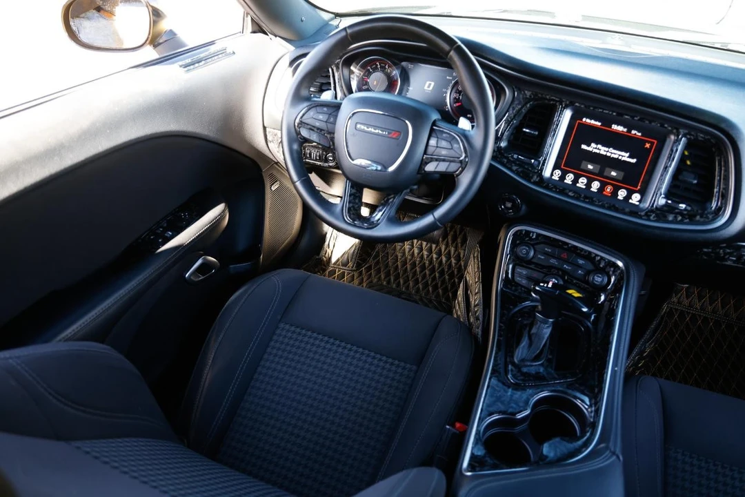 2017 Dodge Challenger 3rd Gen - Image 19 of 21