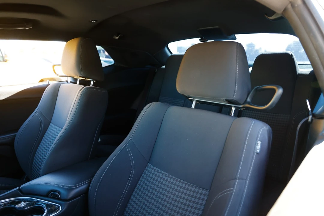 2017 Dodge Challenger 3rd Gen - Image 7 of 12