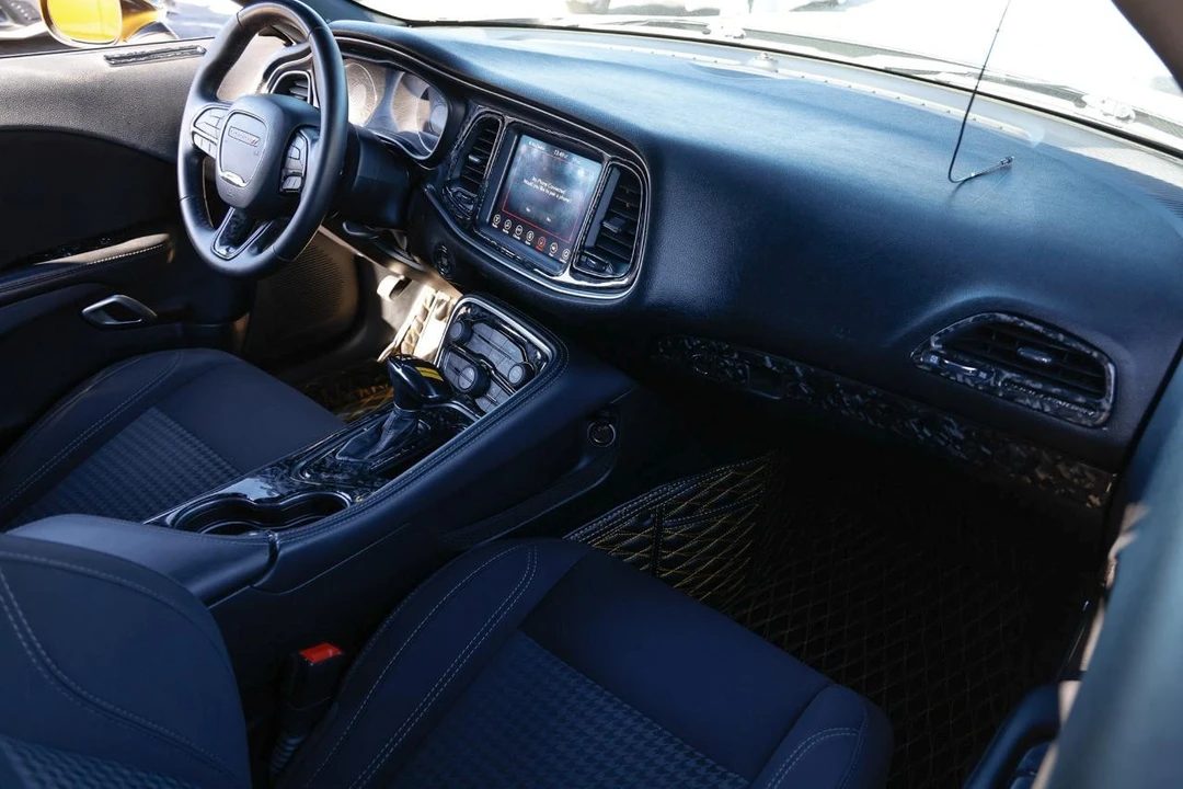 2017 Dodge Challenger 3rd Gen - Image 17 of 21