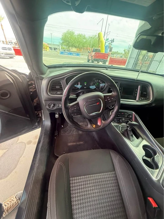 2017 Dodge Challenger 3rd Gen - Image 6 of 8