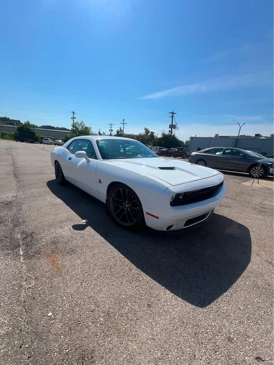 2017 Dodge Challenger 3rd Gen - Image 9 of 12