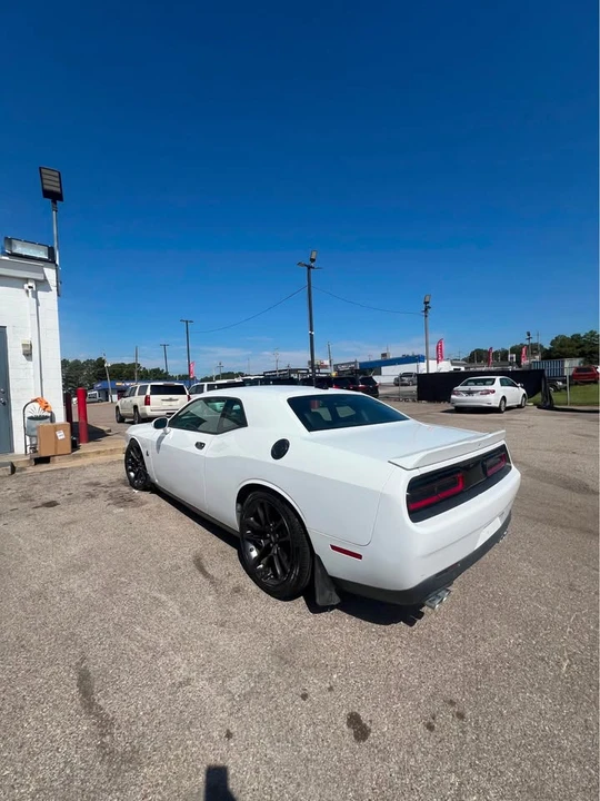2017 Dodge Challenger 3rd Gen - Image 10 of 12