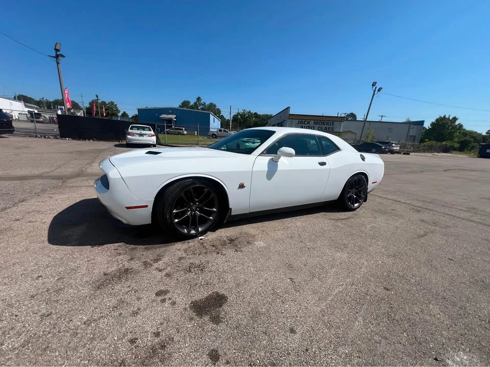 2017 Dodge Challenger 3rd Gen - Image 5 of 12