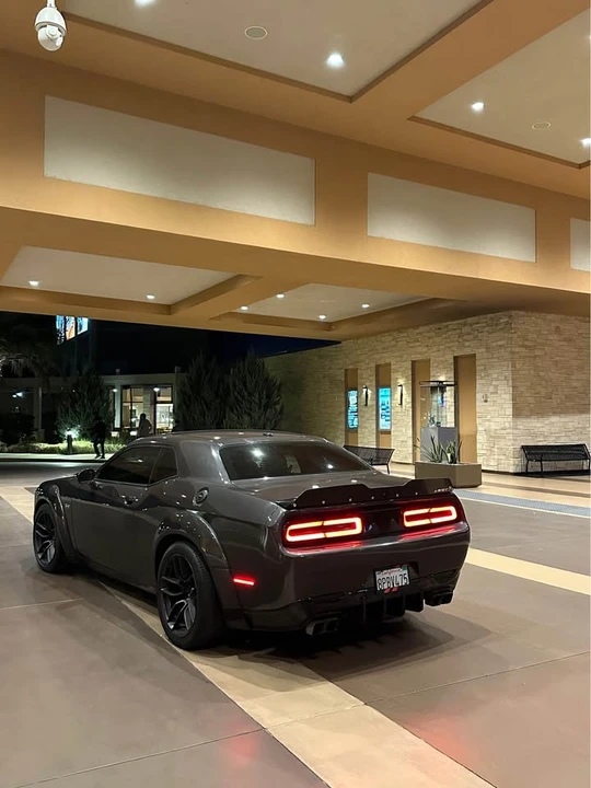 2017 Dodge Challenger 3rd Gen - Image 4 of 10