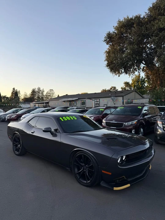 2017 Dodge Challenger 3rd Gen - Image 5 of 12