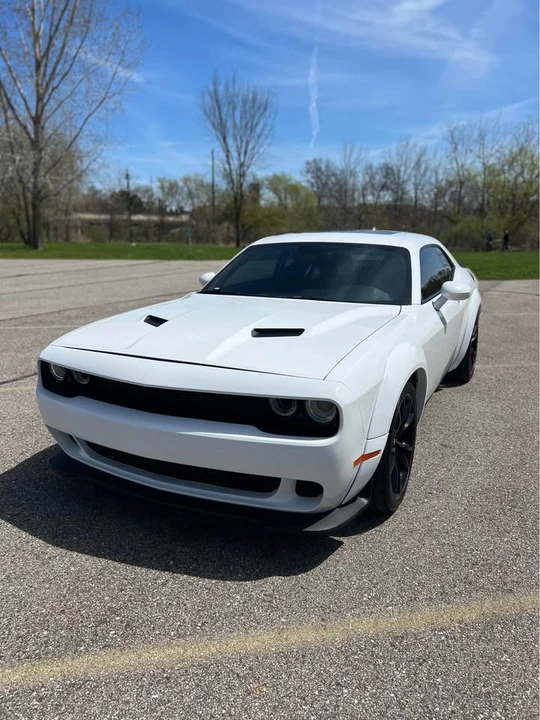2017 Dodge Challenger 3rd Gen - Image 5 of 16