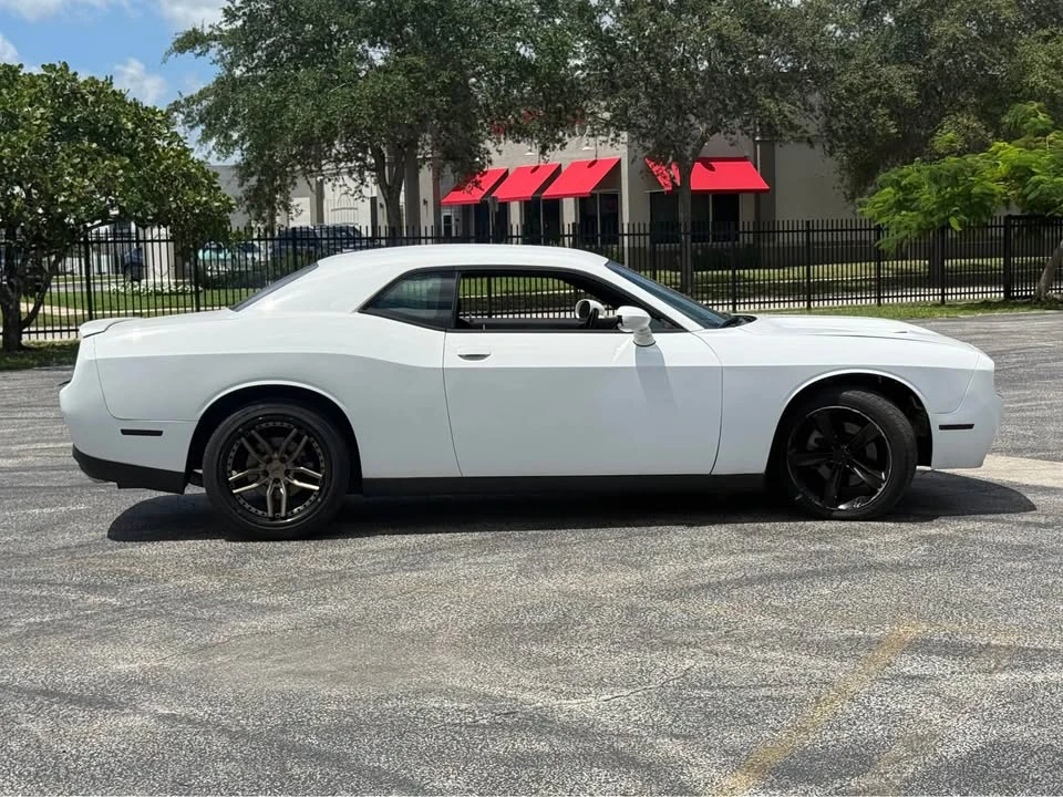 2017 Dodge Challenger 3rd Gen - Image 5 of 12