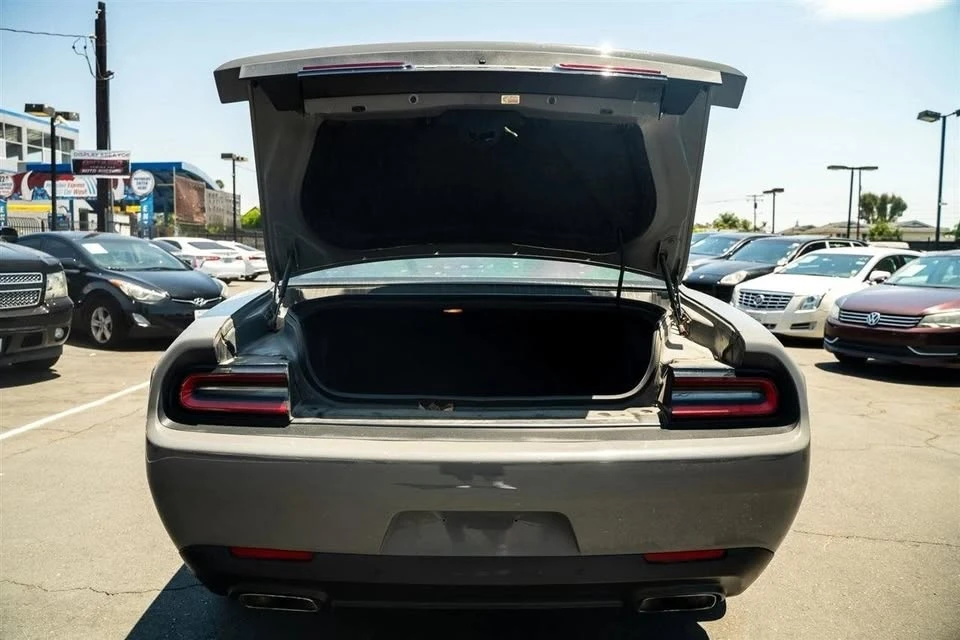 2017 Dodge Challenger 3rd Gen - Image 10 of 15