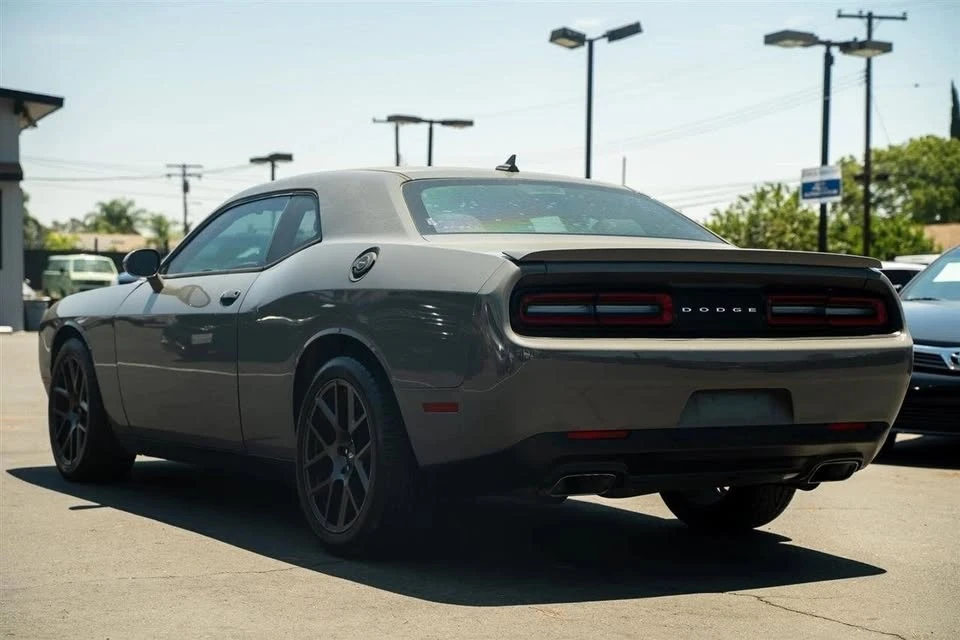 2017 Dodge Challenger 3rd Gen - Image 9 of 15
