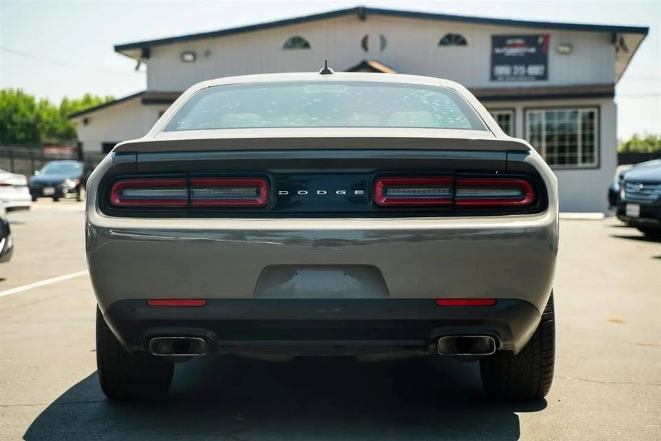 2017 Dodge Challenger 3rd Gen - Image 8 of 15