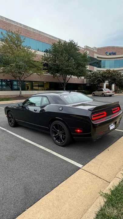 2017 Dodge Challenger 3rd Gen - Image 9 of 13