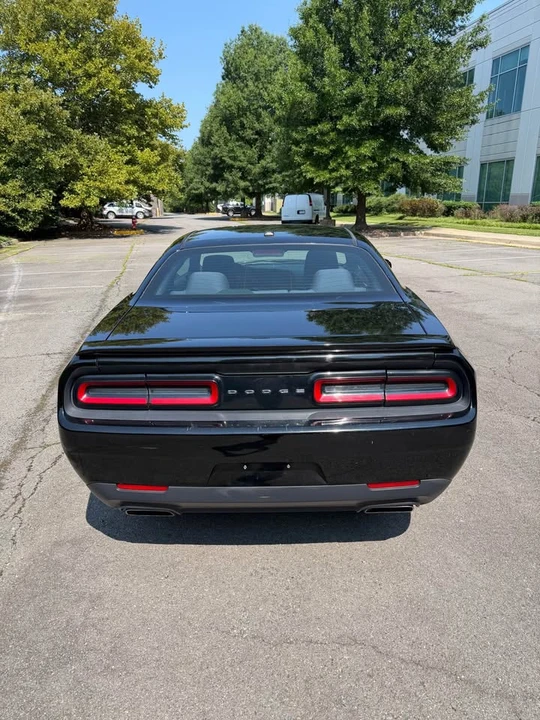2017 Dodge Challenger 3rd Gen - Image 10 of 18