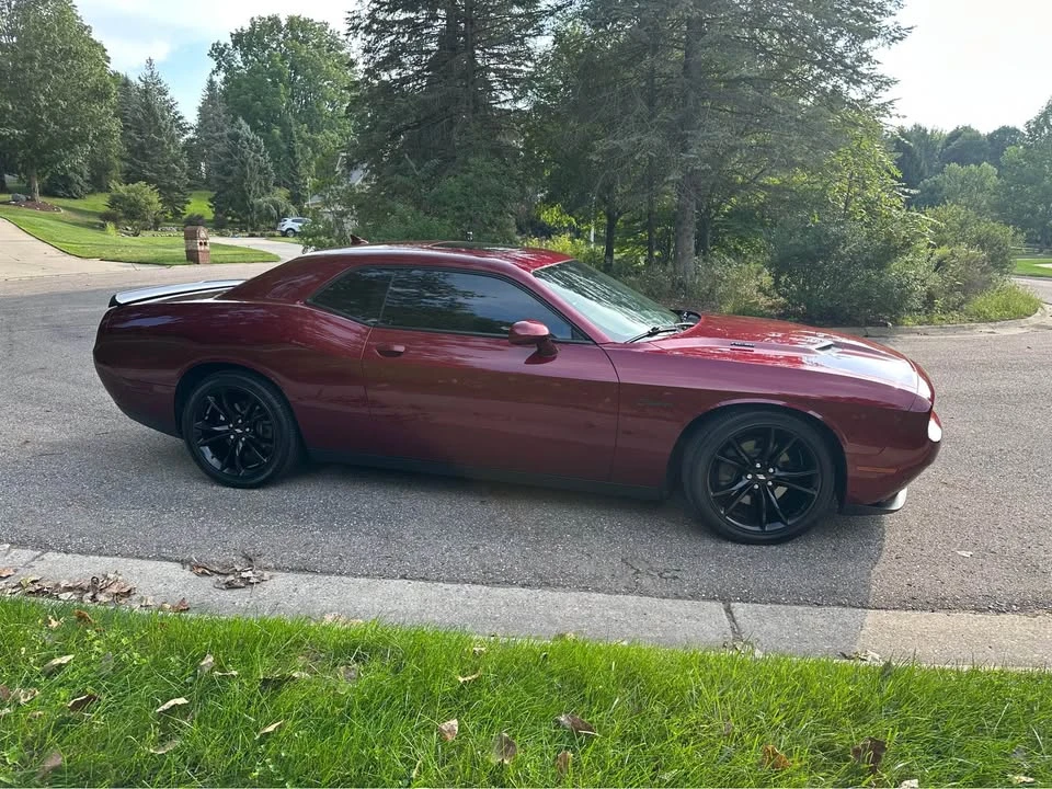 2017 Dodge Challenger 3rd Gen - Image 5 of 12
