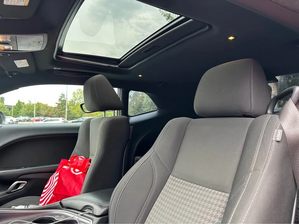 2017 Dodge Challenger 3rd Gen - Image 7 of 8
