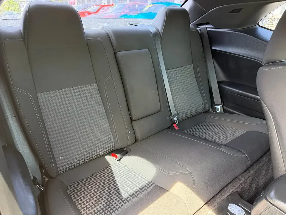 2017 Dodge Challenger 3rd Gen - Image 7 of 10