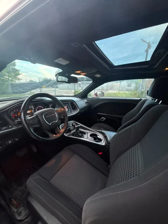2017 Dodge Challenger 3rd Gen - Image 9 of 10