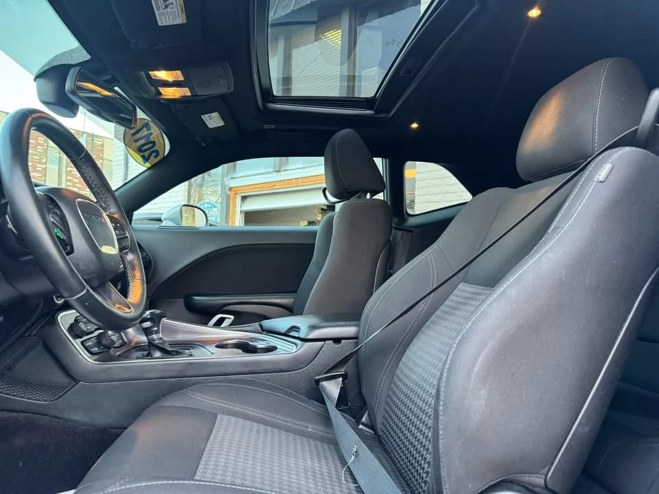 2017 Dodge Challenger 3rd Gen - Image 9 of 15