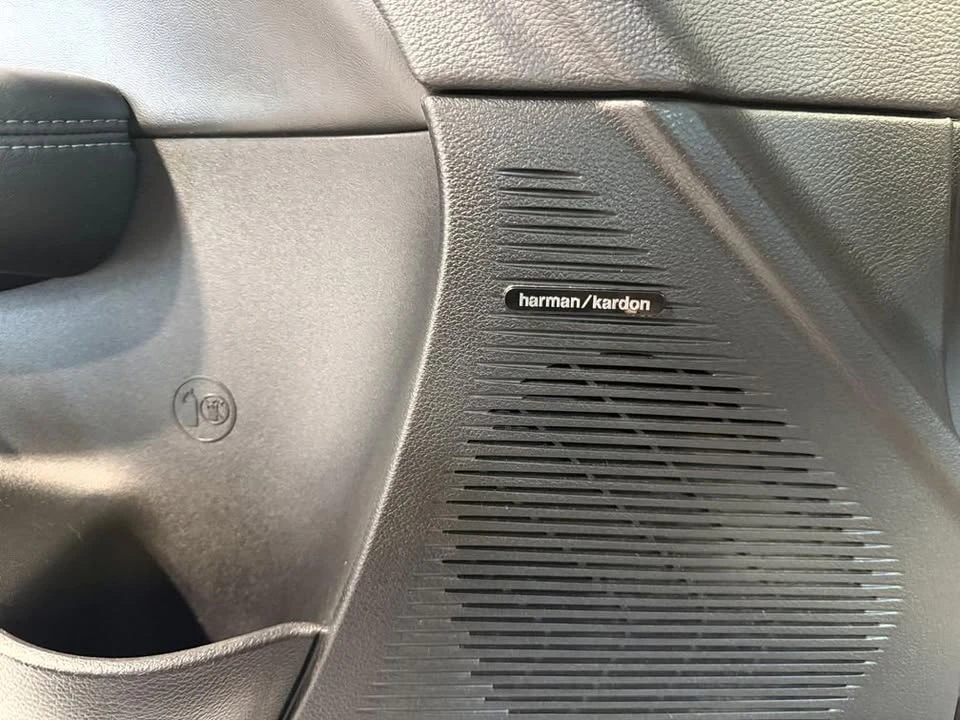 2017 Dodge Challenger 3rd Gen - Image 9 of 10