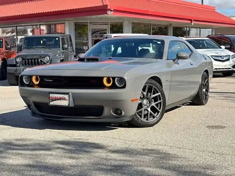 2017 Dodge Challenger R/T Shaker