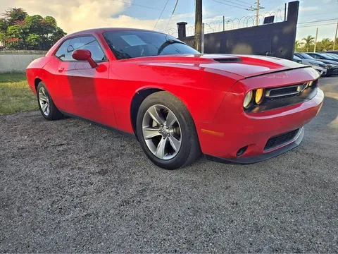 2017 Dodge Challenger SE Coupe 2D