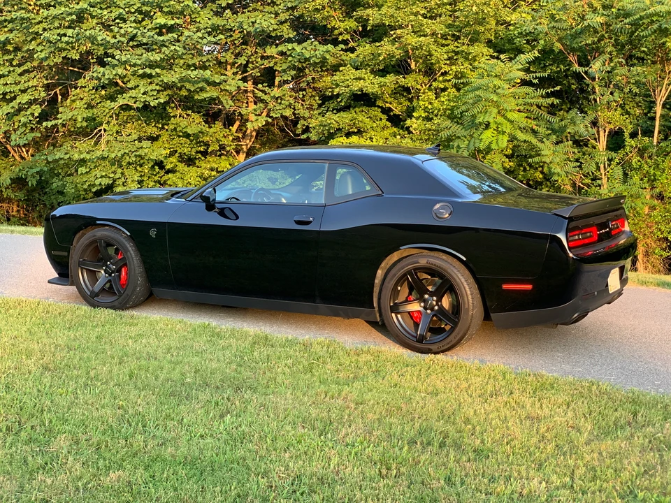 2017 Dodge Challenger SRT Hellcat 3rd Gen - Image 6 of 9