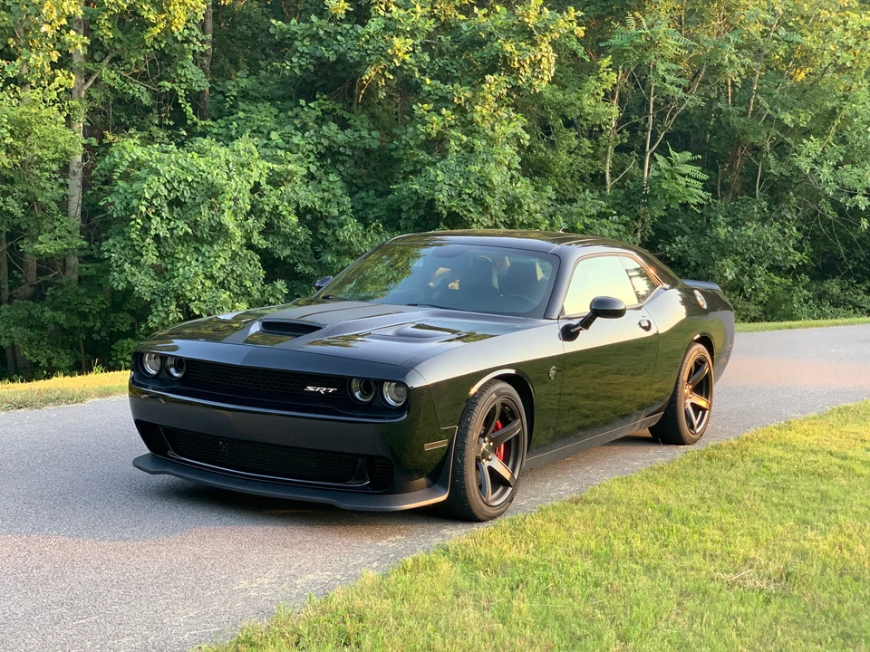 2017 Dodge Challenger SRT Hellcat 3rd Gen - Image 5 of 9