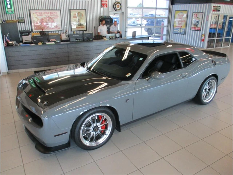 2017 Dodge Challenger SRT Hellcat 3rd Gen - Image 4 of 31