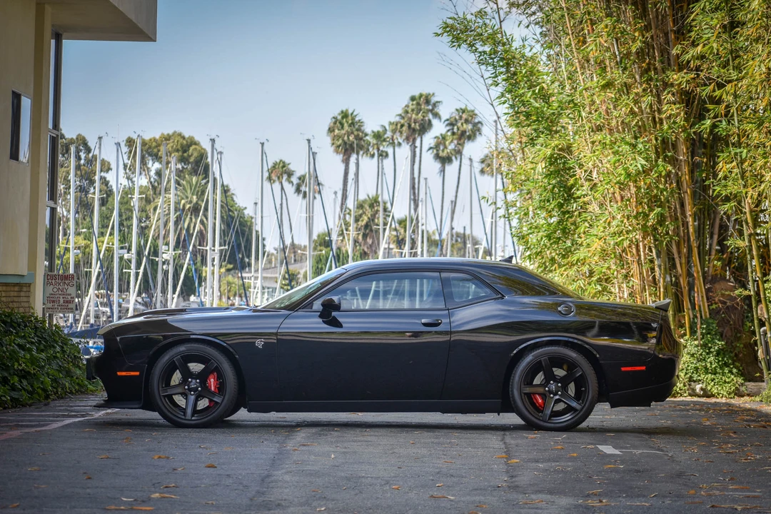 2017 Dodge Challenger SRT Hellcat 3rd Gen - Image 10 of 31