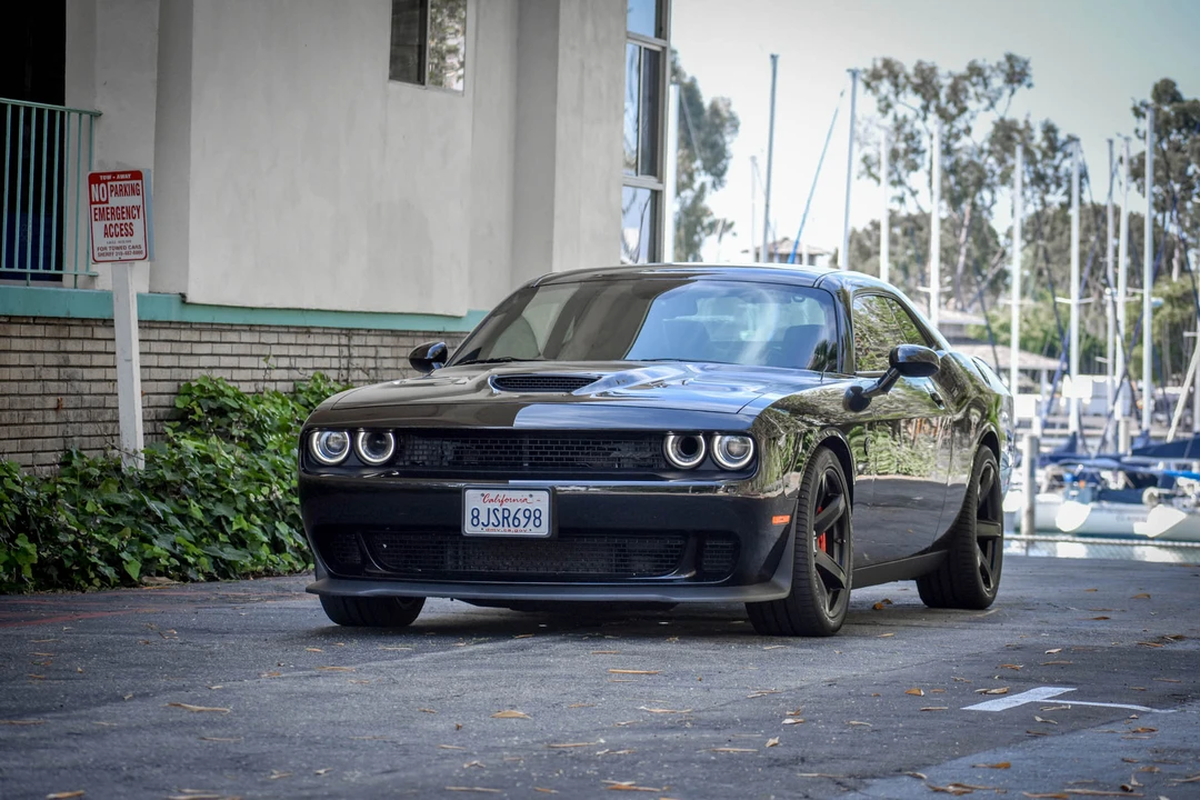 2017 Dodge Challenger SRT Hellcat 3rd Gen - Image 9 of 31