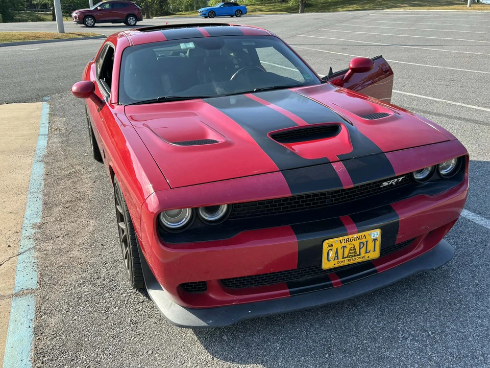 2017 Dodge Challenger SRT Hellcat 3rd Gen - Image 4 of 31