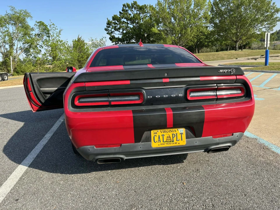 2017 Dodge Challenger SRT Hellcat 3rd Gen - Image 10 of 31
