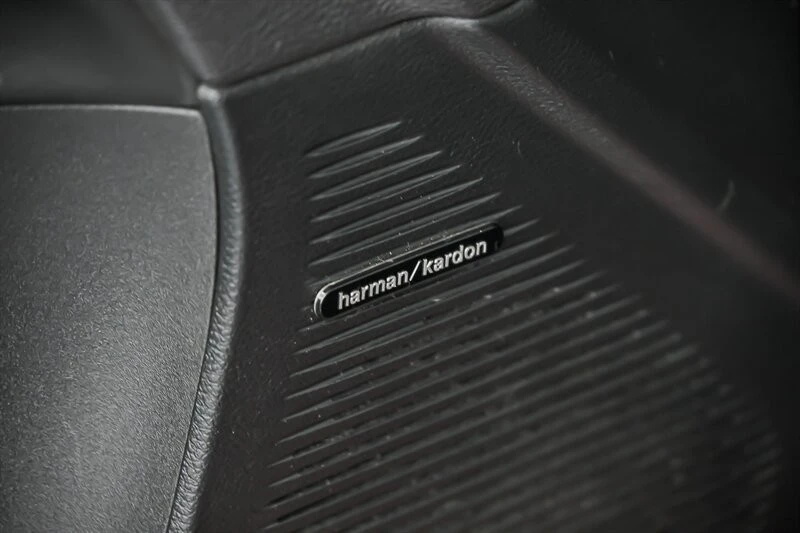 2017 Dodge Challenger SRT Hellcat 3rd Gen - Image 14 of 30