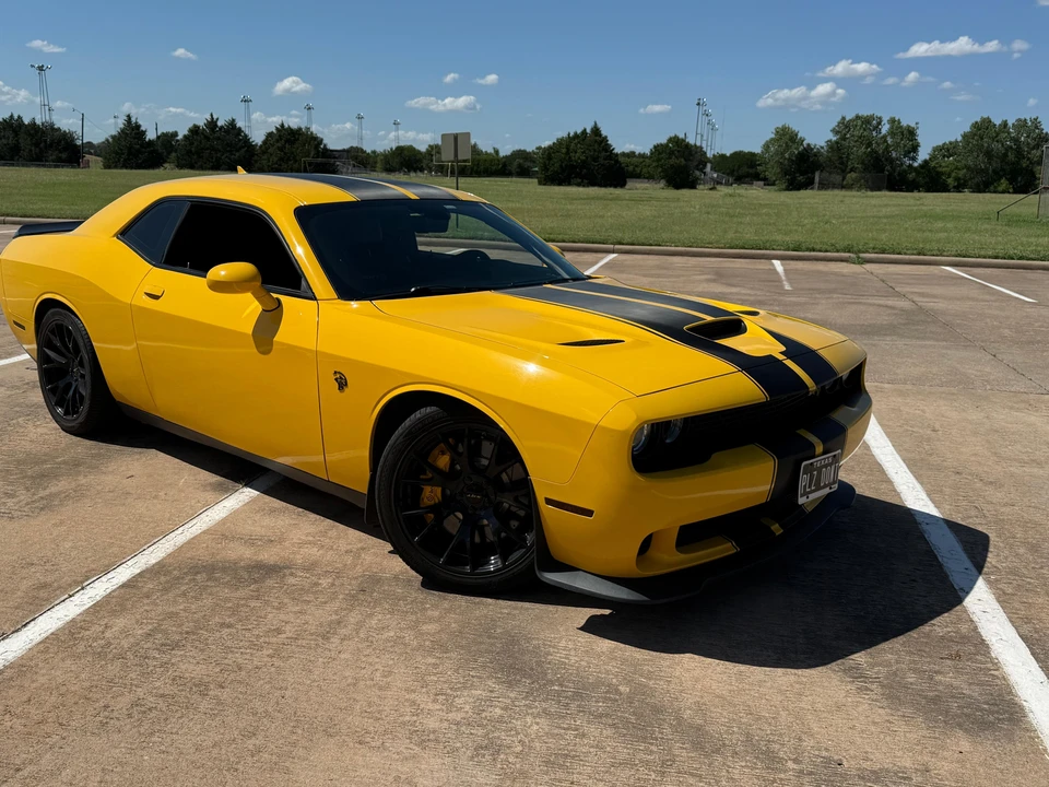 2017 Dodge Challenger SRT Hellcat 3rd Gen - Image 9 of 31