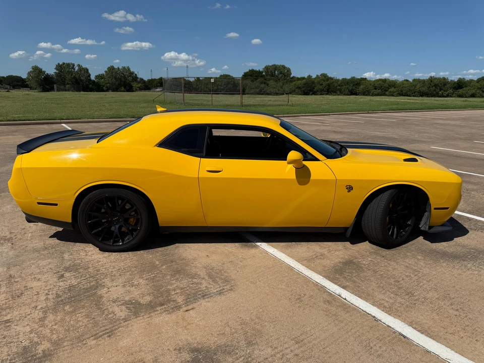 2017 Dodge Challenger SRT Hellcat 3rd Gen - Image 8 of 31