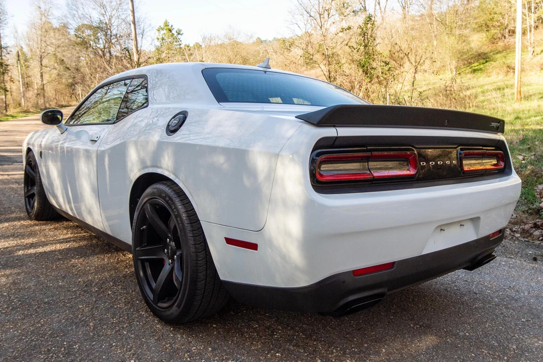 2017 Dodge Challenger SRT Hellcat 3rd Gen - Image 4 of 31