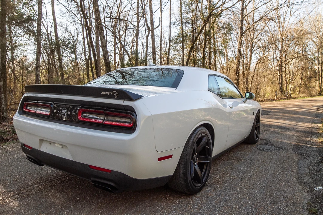 2017 Dodge Challenger SRT Hellcat 3rd Gen - Image 10 of 31