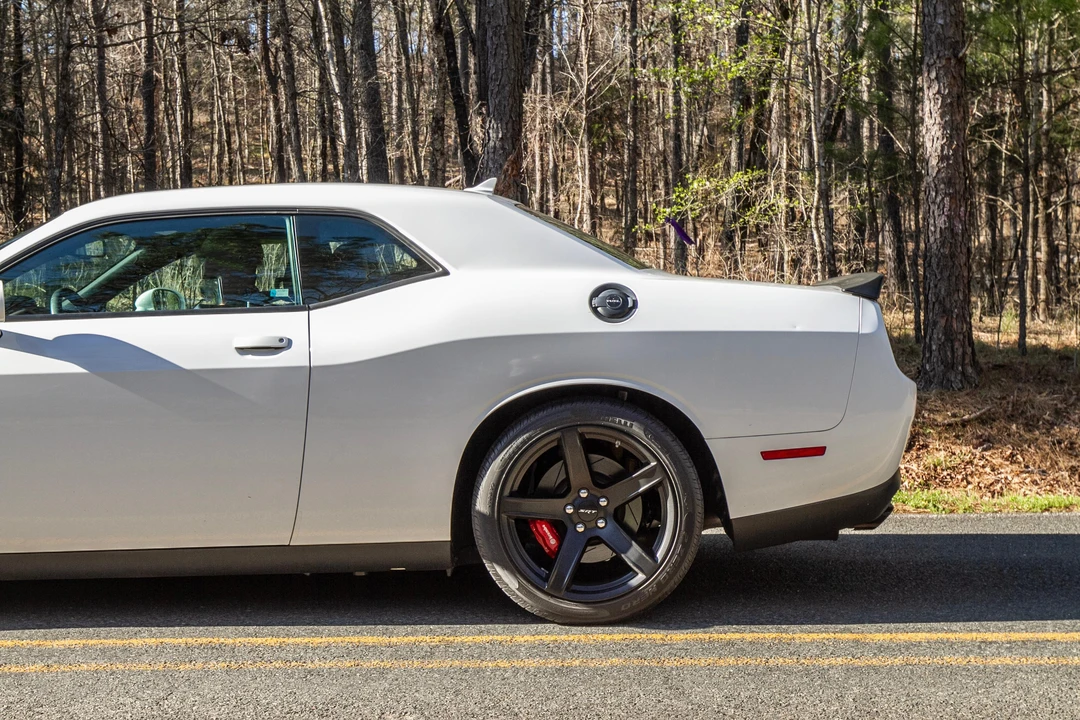 2017 Dodge Challenger SRT Hellcat 3rd Gen - Image 17 of 31